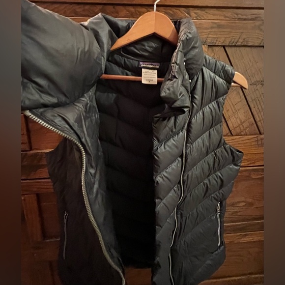 Patagonia Women’s Down Puffer Vest Jacket Black Diagonal Full Zip Size Medium - Picture 10 of 11
